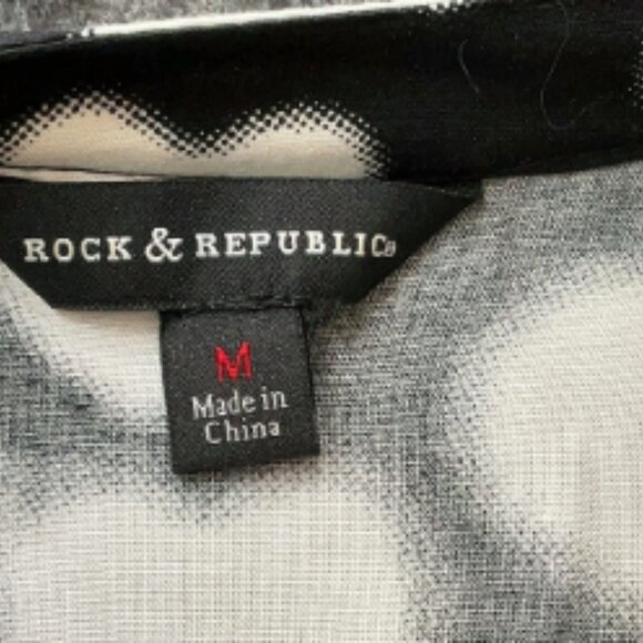 Rock & Republic Size M Long sleeve blouse Black & White Hearts - Picture 4 of 5
